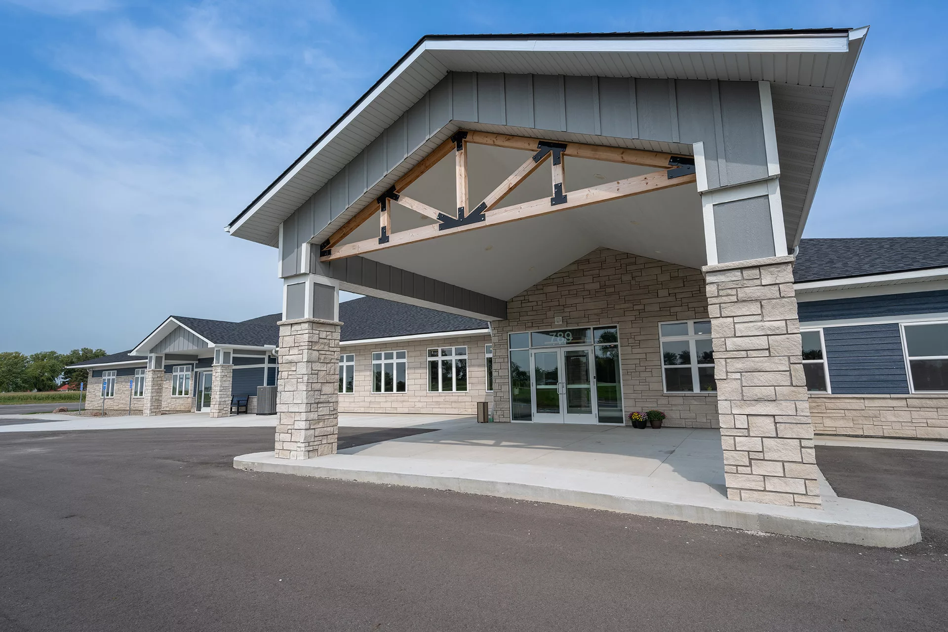 Nasinec Funeral Home And Creamatory Wells Mn Exterior2